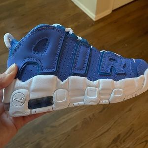 Nike Air uptempo BNIB size 2Y